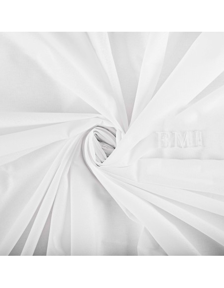 biela_pevna_plachta_emi