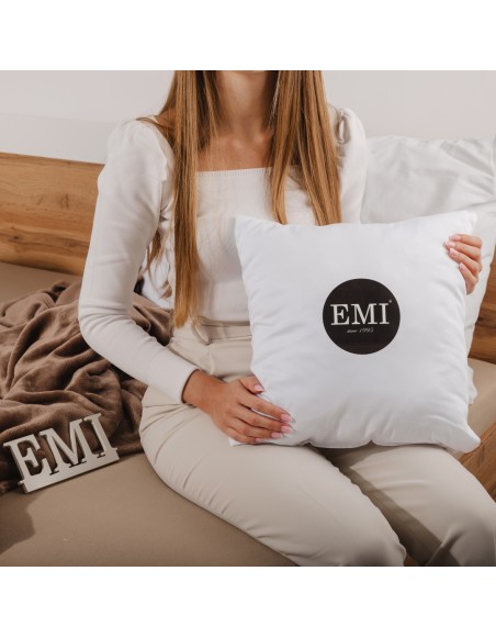 dekorativny_vankus_emi