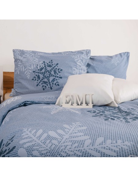 vianocne_obliecky_hollis_emi