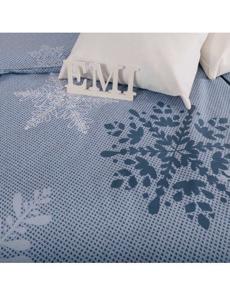 vianocne_obliecky_hollis_emi