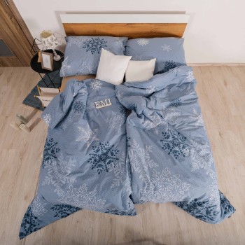 vianocne_obliecky_hollis_emi