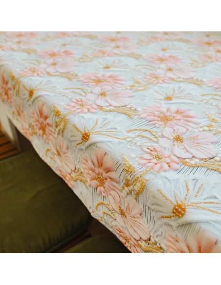 svetly_kvetinovy_obrus_sylvet