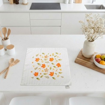 biely_damaskovy_obrus_emi