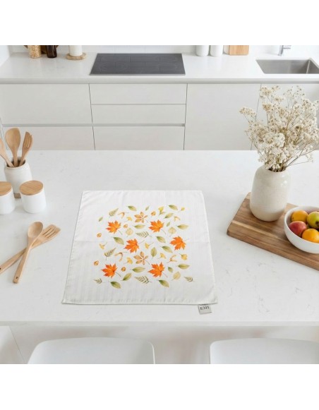 biely_damaskovy_obrus_emi