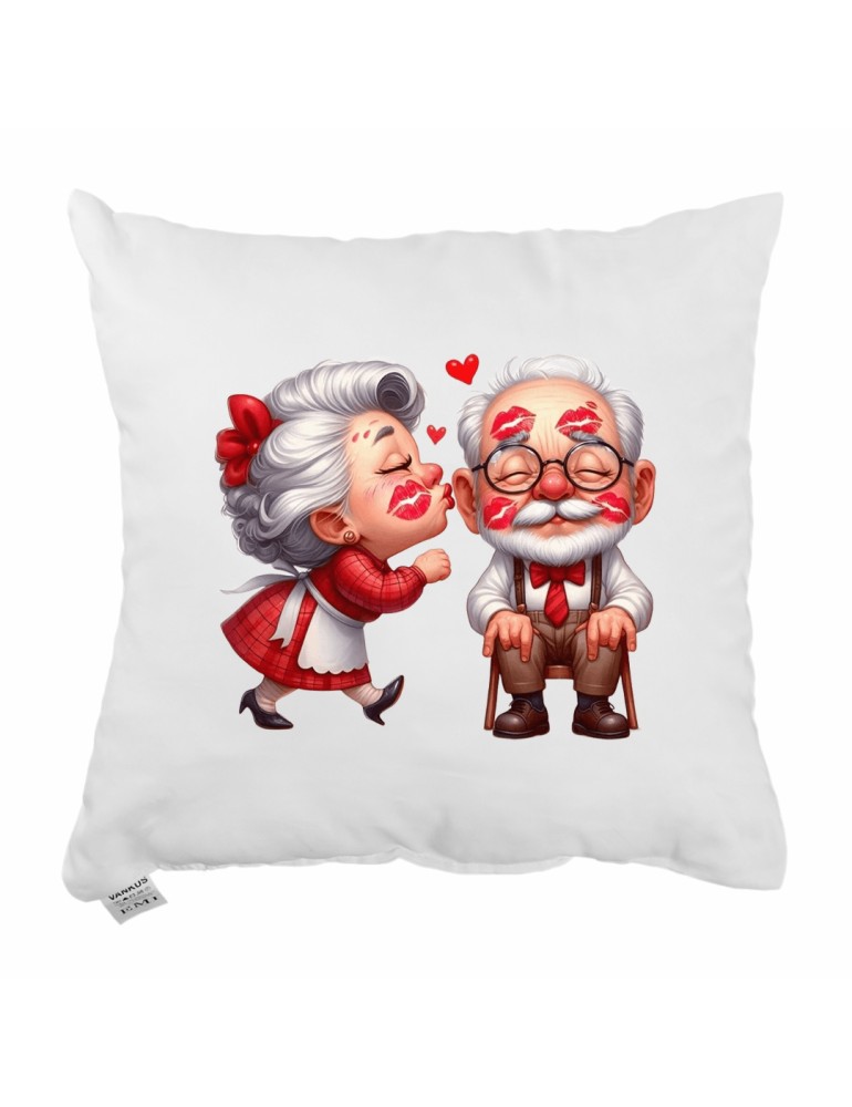 dekorativny_vankus_love_story_emi