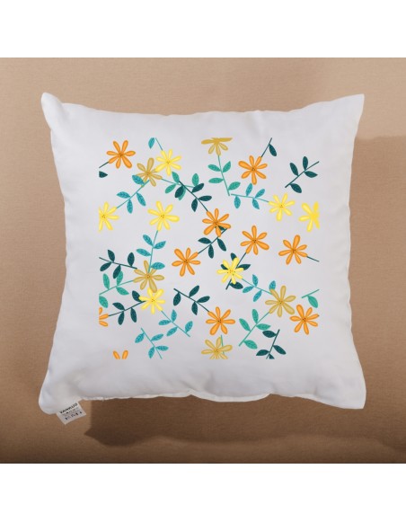 biely_dekorativny_vankus_emi