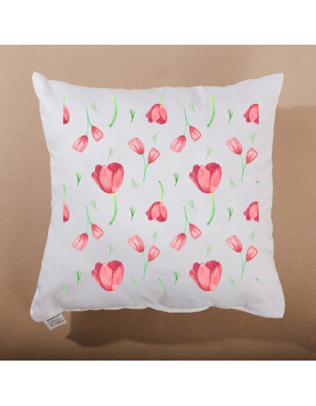 biely_dekorativny_vankus_emi