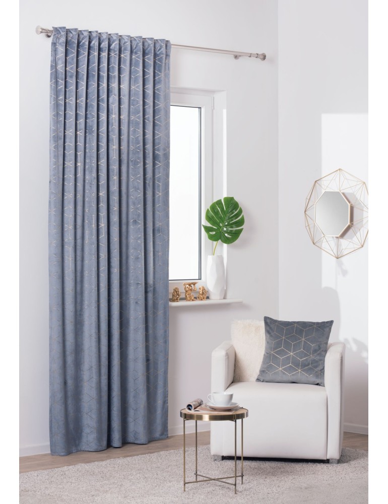 dekorativny_zaves_sivy