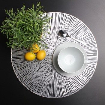 podlozka_pod_tanier_strieborna