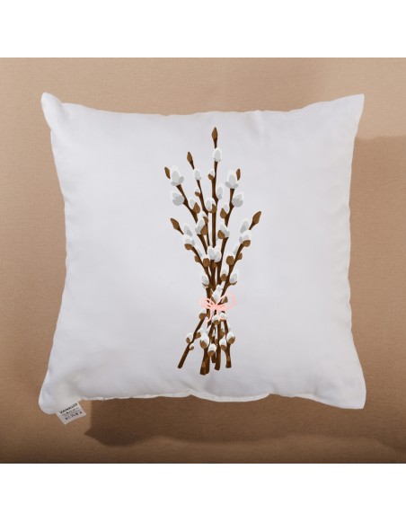 biely_dekroativny_vankus_emi