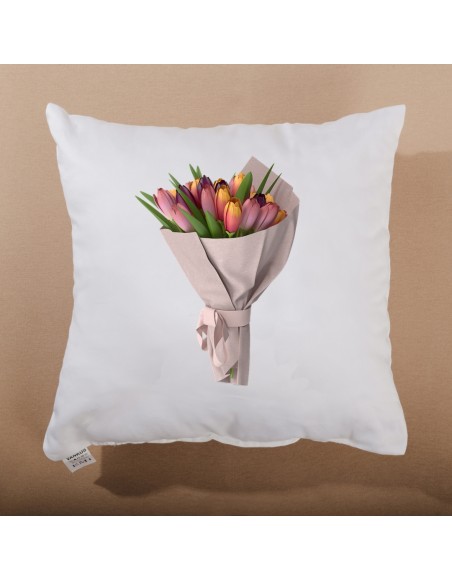 biely_dekorativny_vankus_emi