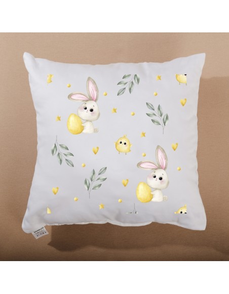 biely_dekorativny_vankus_emi