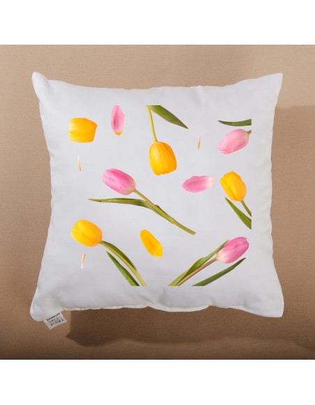 biely_dekorativny_vankus_emi