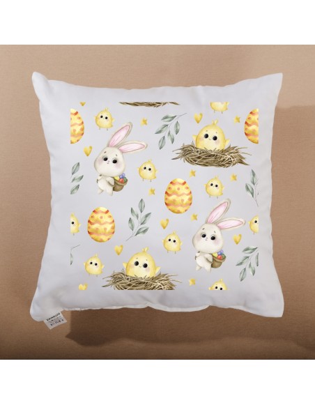 biely_dekorativny_vankus_emi