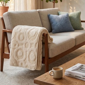 deka_z_merino_vlny_emi