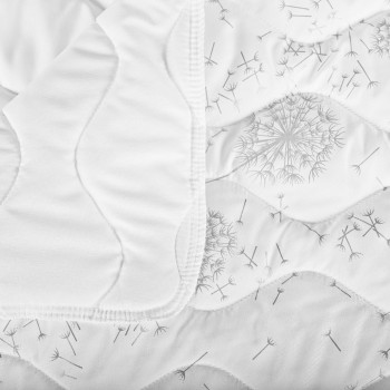 detail_vyplne_letneho_paplona_lusi_emi