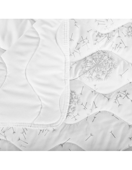 detail_vyplne_letneho_paplona_lusi_emi