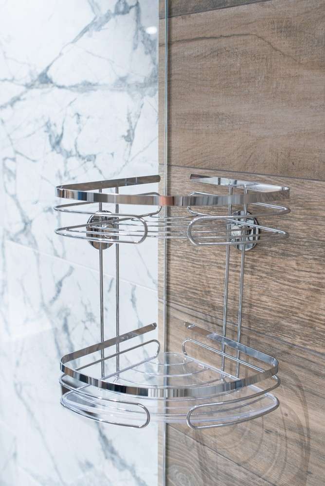 dvojposchodova_policka_do_kupelne