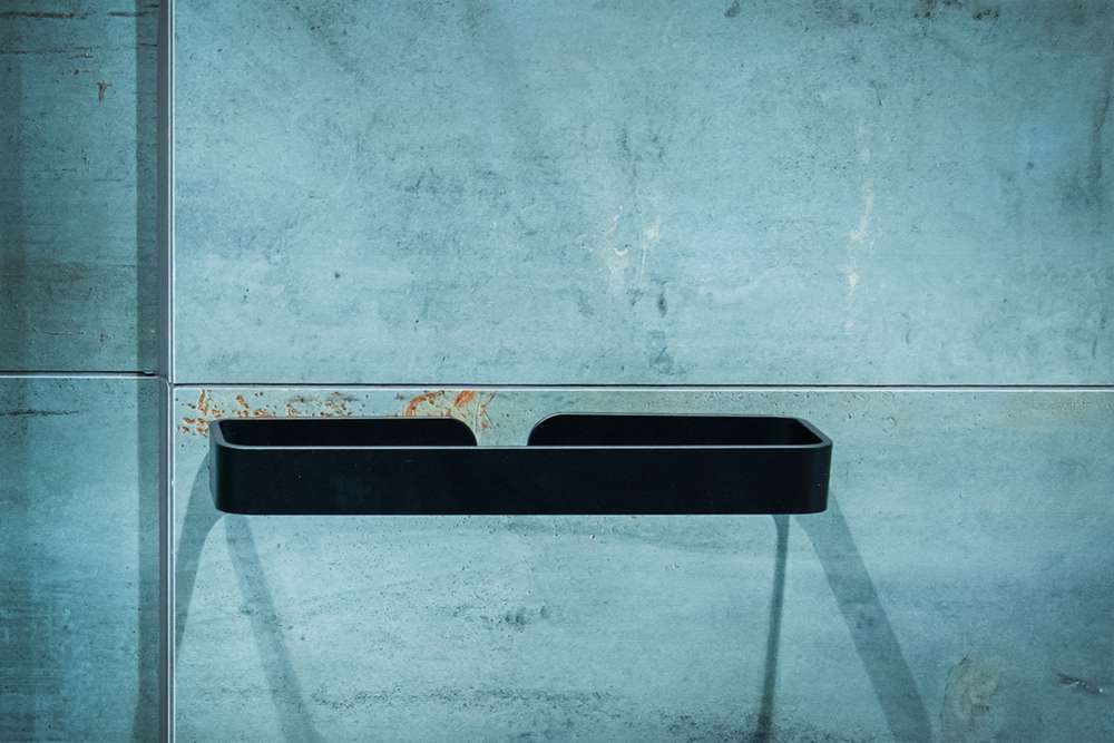 vesiak_cierny_na_uteraky