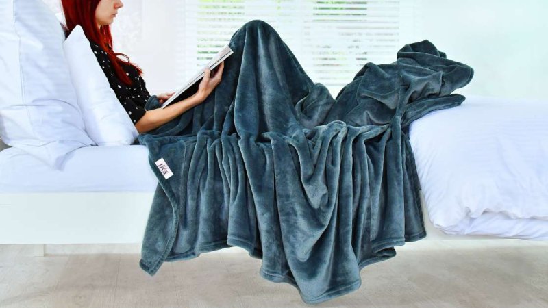 deka-na-postel-z-mikrovlakna