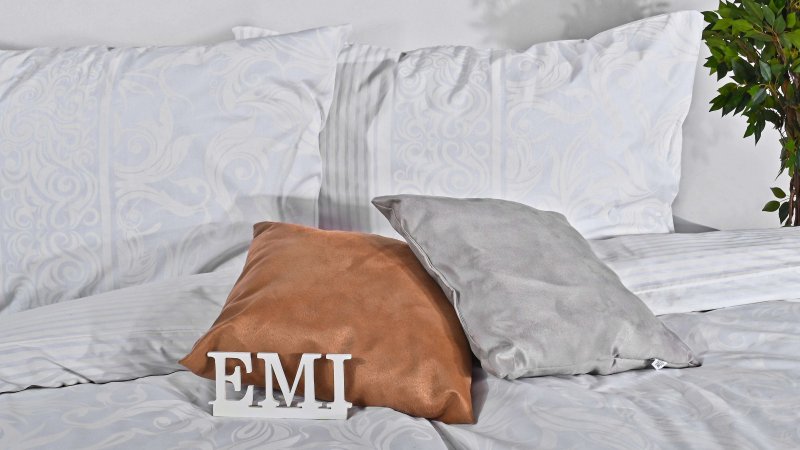 Бавовняна_постільна_білизна_Royal_біла_EMI