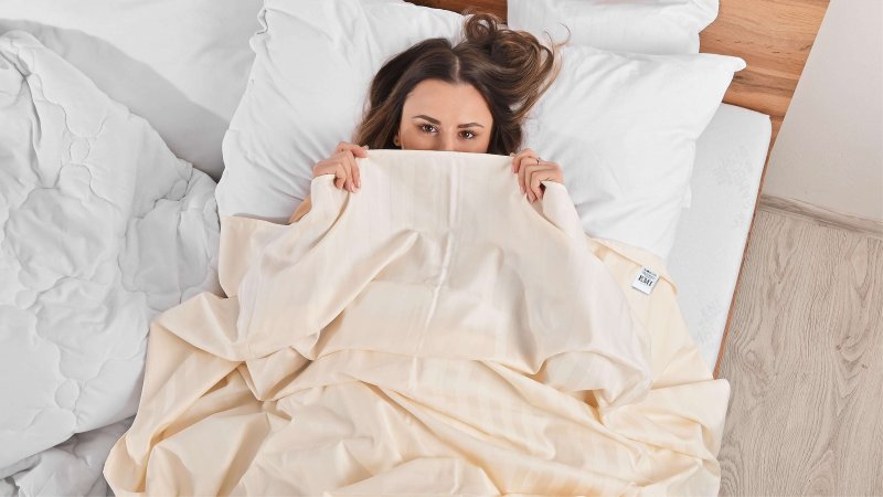 pevna_plachta_damaskova_kremova