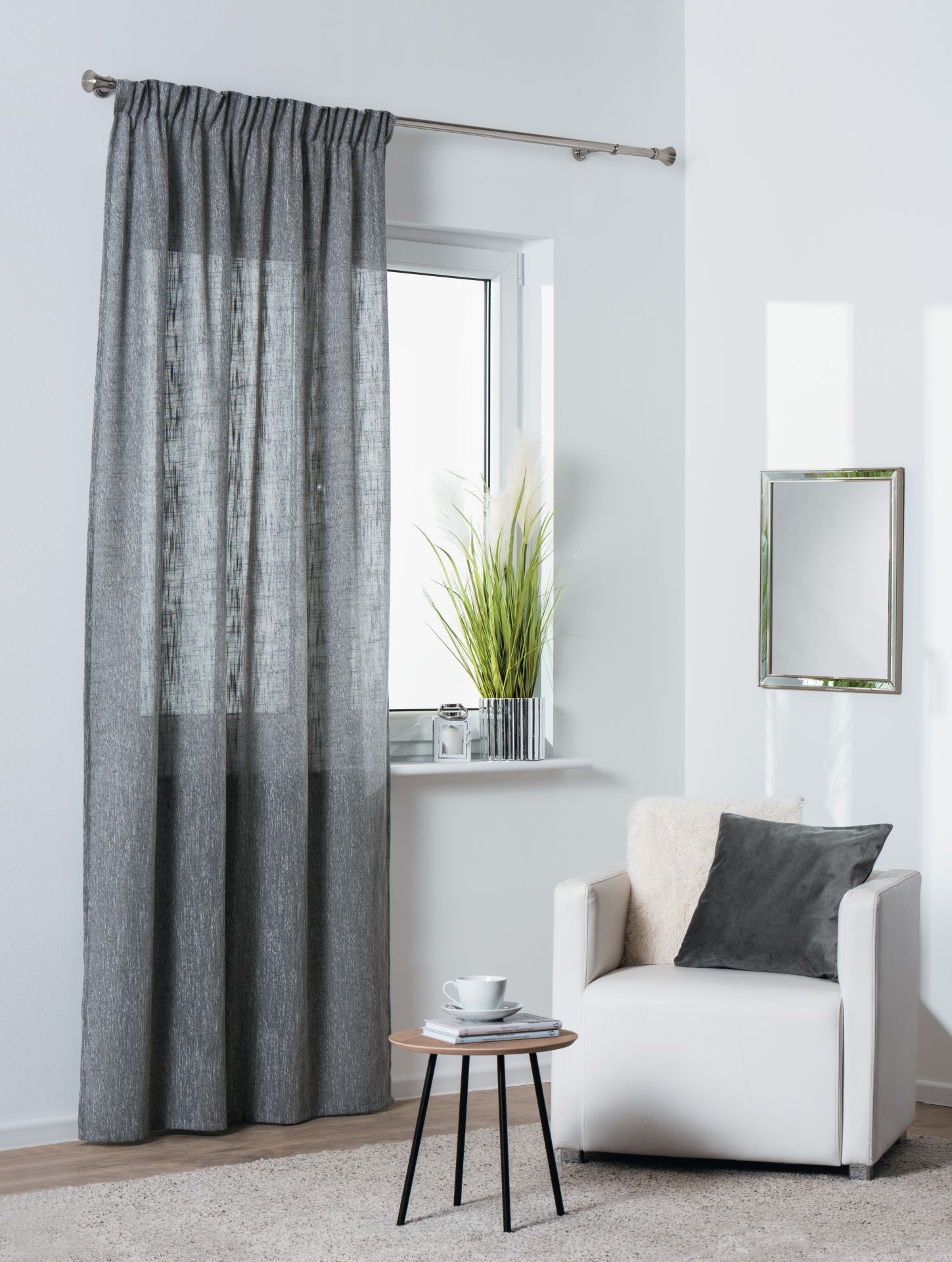 tmavosivy_zaves_do_interieru