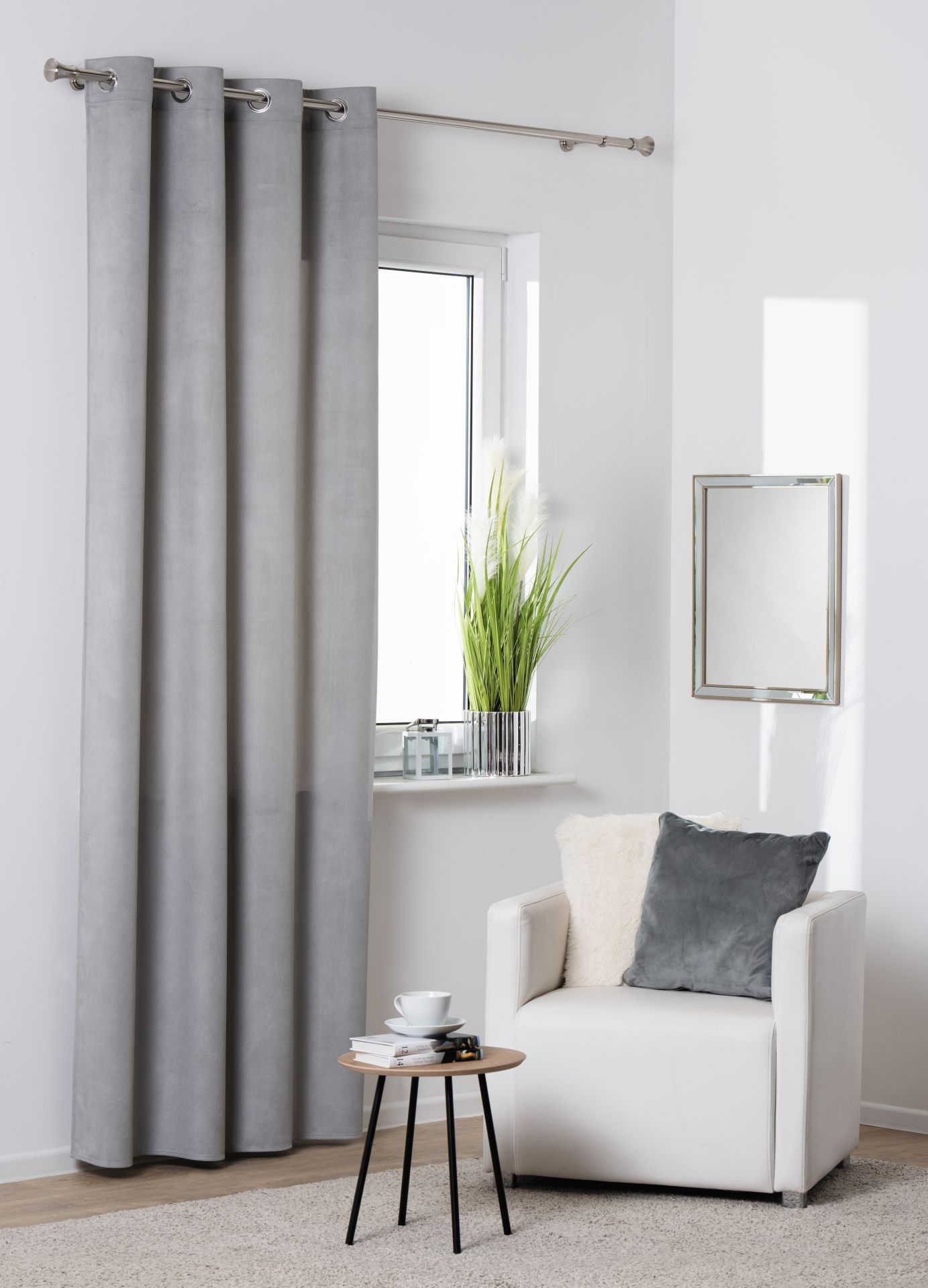 dekoracny_zaves_sivy